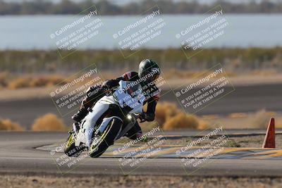 media/Dec-18-2022-SoCal Trackdays (Sun) [[8099a50955]]/Turn 14 (940am)/